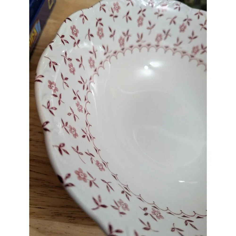 Meakin JEG Cornflower bowl pink flowers scalloped English Staffordshire 8 1/2 in